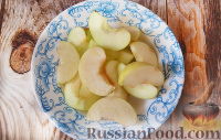 Фото приготовления рецепта: Гречневые блины с карамелизированными яблоками - шаг №8