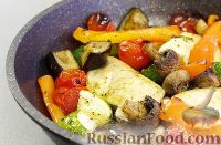 Фото к рецепту: Куриное филе с грибами и овощами