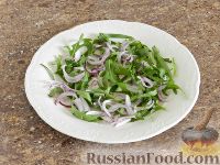 Фото приготовления рецепта: Салат из свеклы и мяса - шаг №8