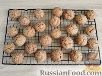 Фото приготовления рецепта: Печенье с кунжутом и овсяными хлопьями - шаг №11