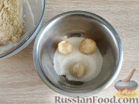 Фото приготовления рецепта: Печенье с кунжутом и овсяными хлопьями - шаг №9