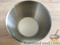 Фото приготовления рецепта: Суп с шампиньонами и зеленым горошком - шаг №7