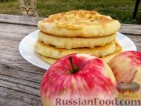 Фото приготовления рецепта: Пышные лепешки на кефире, с карамелизированными яблоками - шаг №14