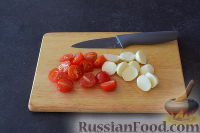 Фото приготовления рецепта: Салат с курицей, помидорами и сыром - шаг №5