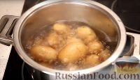 Фото приготовления рецепта: Запеченная картошка с сыром и чесночным маслом - шаг №1
