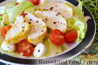 Фото приготовления рецепта: Салат с курицей, помидорами и сыром - шаг №12