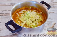 Фото приготовления рецепта: Ирландский суп с капустой и беконом - шаг №10