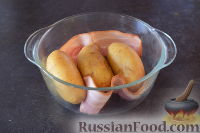 Фото приготовления рецепта: Картофель с сыром, беконом и сметаной (в микроволновке) - шаг №3