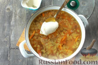 Фото приготовления рецепта: Сырный суп с копченой курицей - шаг №9