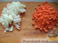 Фото приготовления рецепта: Хек в томатном соусе с солёными огурцами - шаг №11