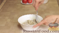Фото приготовления рецепта: Салат из баклажанов с сыром и помидорами - шаг №4