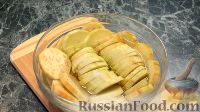 Фото приготовления рецепта: Запеканка из баклажанов с сыром и томатным соусом - шаг №3