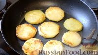 Фото приготовления рецепта: Запеканка из баклажанов с сыром и томатным соусом - шаг №4