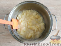 Фото приготовления рецепта: Яблочное пюре со сгущёнкой - шаг №6