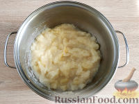 Фото приготовления рецепта: Яблочное пюре со сгущёнкой - шаг №7