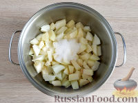Фото приготовления рецепта: Яблочное пюре со сгущёнкой - шаг №3