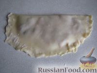 Фото приготовления рецепта: Тесто для чебуреков - шаг №12