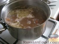 Фото приготовления рецепта: Картофельный суп с сушеными грибами - шаг №6