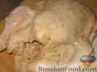 Фото приготовления рецепта: Курица на бутылке - шаг №2