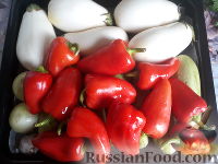 Фото приготовления рецепта: Овощная икра с белыми баклажанами - шаг №2