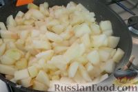 Фото приготовления рецепта: Польская шарлотка с яблоками (без яиц) - шаг №6