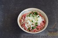 Фото приготовления рецепта: Тефтели с моцареллой, запечённые в томатном соусе - шаг №3