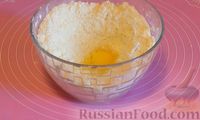 Фото приготовления рецепта: Песочное печенье с вареньем - шаг №2