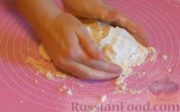 Фото приготовления рецепта: Песочное печенье с вареньем - шаг №3