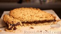 Фото приготовления рецепта: Овсяный пирог с шоколадной начинкой - шаг №13