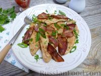 Фото приготовления рецепта: Куриное филе с беконом, в вине - шаг №10