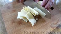 Фото приготовления рецепта: Картофельная лепешка с курицей и сыром - шаг №4