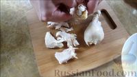 Фото приготовления рецепта: Картофельная лепешка с курицей и сыром - шаг №5