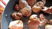 Фото приготовления рецепта: Салат с печенью и мандаринами - шаг №2