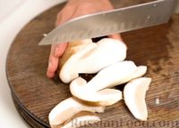 Фото приготовления рецепта: Белые грибы в сливках - шаг №3