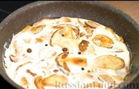 Фото приготовления рецепта: Белые грибы в сливках - шаг №6
