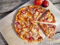 Фото к рецепту: "Молниеносная" пицца из бездрожжевого теста