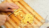Фото приготовления рецепта: Сырно-овощная шаурма с аджикой и соусом терияки - шаг №5