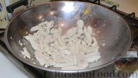 Фото приготовления рецепта: Лапша удон с курицей и овощами - шаг №11