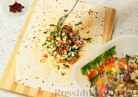 Фото приготовления рецепта: Сырно-овощная шаурма с аджикой и соусом терияки - шаг №9