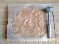 Фото приготовления рецепта: Куриный рулет с гречкой и грибами - шаг №8