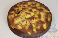 Фото приготовления рецепта: Сочный пирог с нектаринами - шаг №8