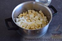 Фото приготовления рецепта: Суп-пюре из сельдерея и картофеля - шаг №4