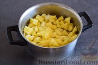 Фото приготовления рецепта: Суп-пюре из сельдерея и картофеля - шаг №6
