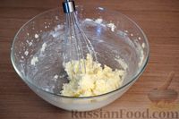 Фото приготовления рецепта: Домашние капкейки на молоке - шаг №3