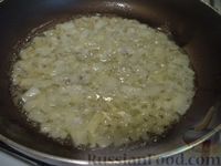 Фото приготовления рецепта: Салат мясной с сыром и яйцом - шаг №5