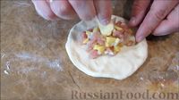 Фото приготовления рецепта: Мини-пироги из бездрожжевого теста, с мясом и картошкой - шаг №10