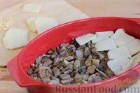 Фото приготовления рецепта: Картофельная запеканка с грибами - шаг №12