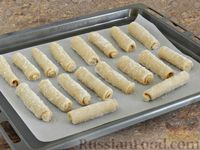 Фото приготовления рецепта: Песочно-дрожжевое печенье из муки грубого помола - шаг №12