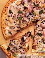 Фото к рецепту: Пицца с грибами и шалотом
