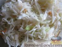 Фото приготовления рецепта: Салат из капусты «Закусон» - шаг №4